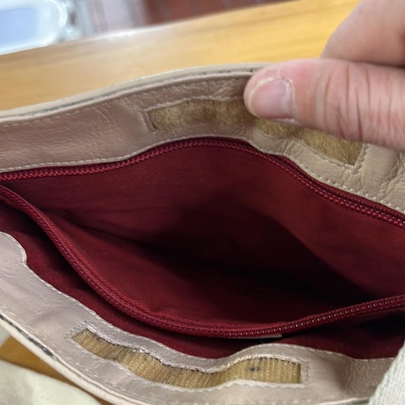 Pink Ferragamo crossbody - Picture 10 of 15